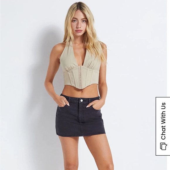 Hook-And-Eye Halter Top - Picture 2 of 5